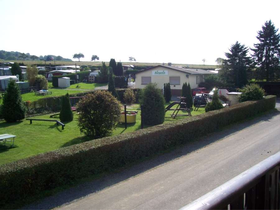 Kiosk mit Biergarten und Kinderspielplatz